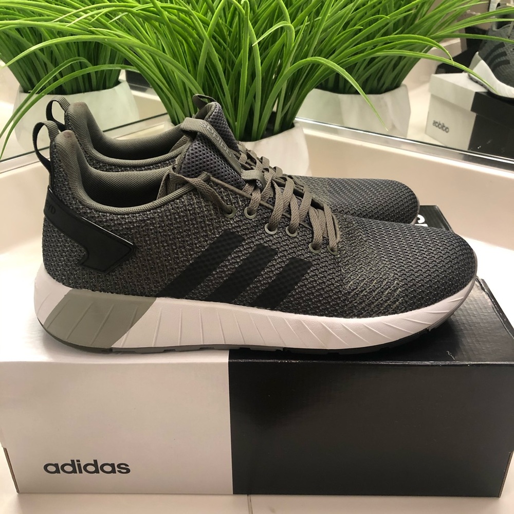 Adidas Questar BYD Men’s Sneaker